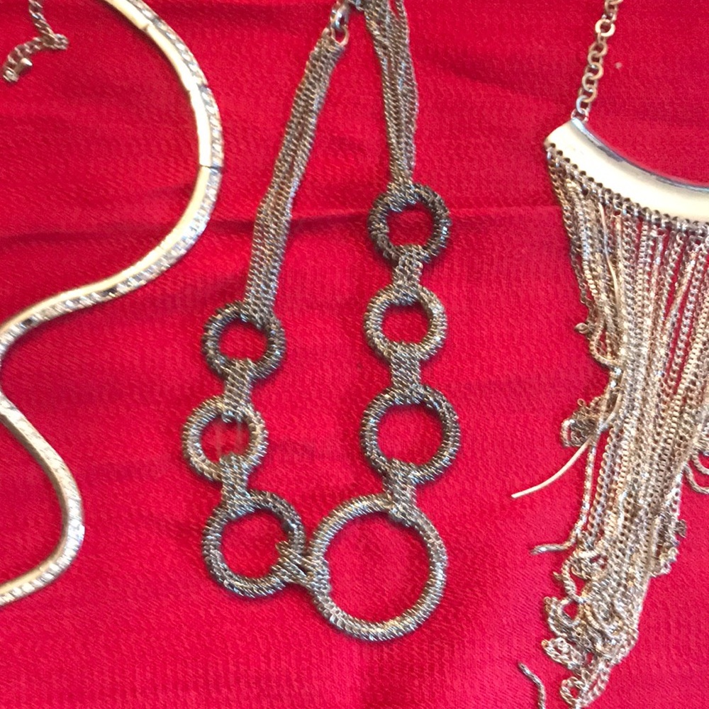 2 assorted necklaces - Picture 2 of 3